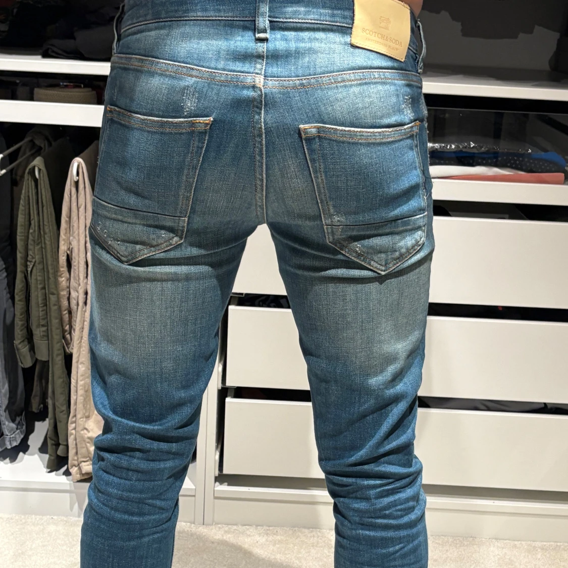 Scotch & Soda Blå jeans med slitningar - 1