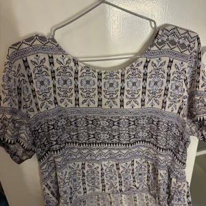 Tröja från Indiska  - Sommar tröja från Indiska storlek L men passar ner till S 