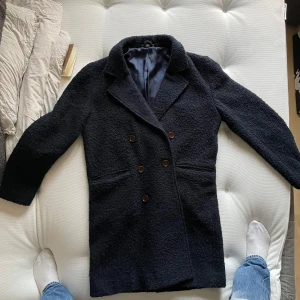 Gant rock - Gant rock (curly rugger coat), jätte fint skick, kostar 3499kr på careofcarl, storlek M men passar också s.