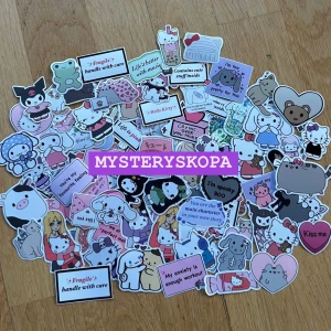 Mysteryskopa 💜 - MYSTERYSKOPA klistermärken med våra designer  Köp liten, mellan eller stor skopa! Finns små & stora klistermärken olika storlekar ca mellan 2-8 cm! 💓 Frakt frimärke: 18 kronor eller köp via köp nu! Kontakta oss 💜