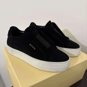 Skor axelarigato - Säljer min skor axelarigato helt nya! 