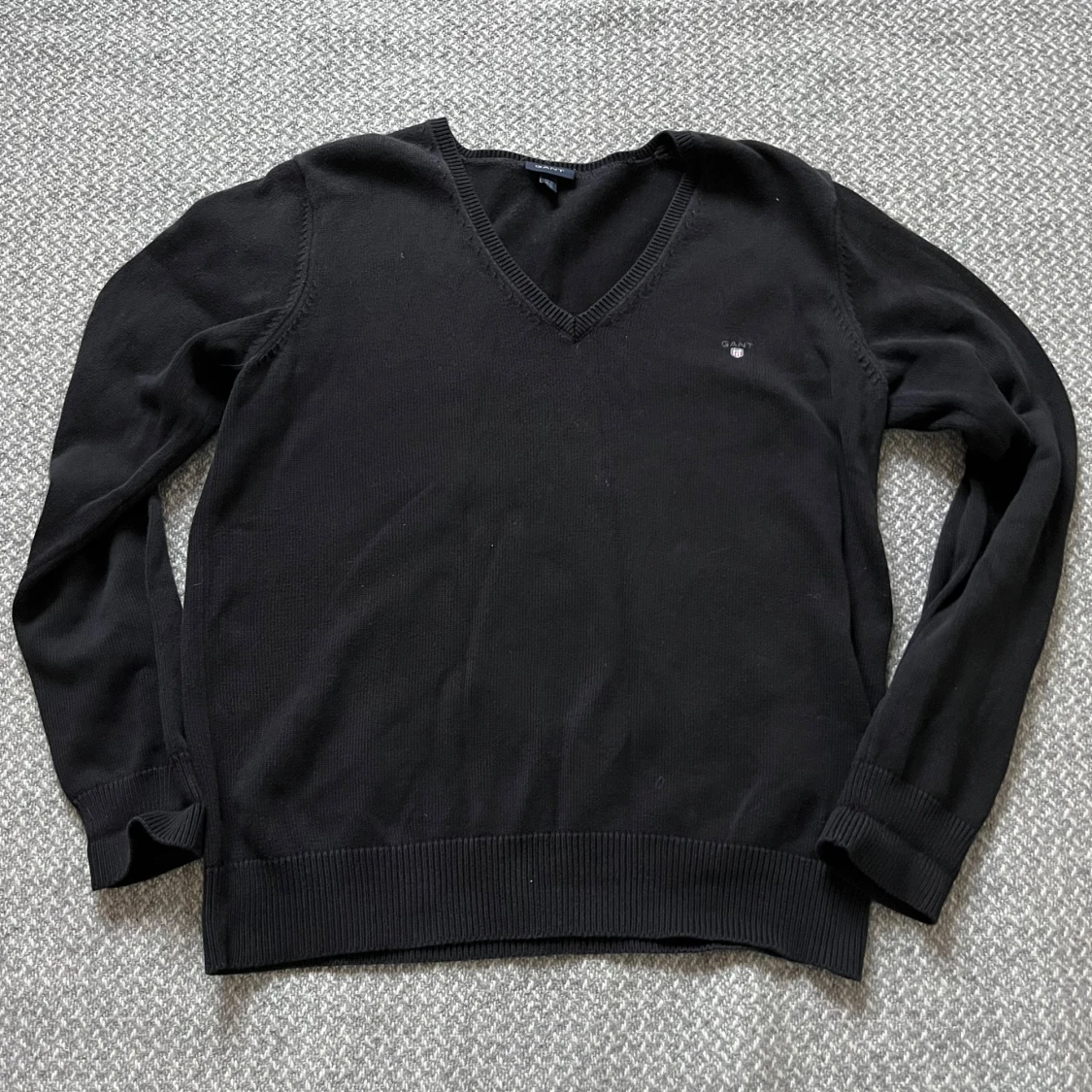 Svart v-ringad tröja från GANT