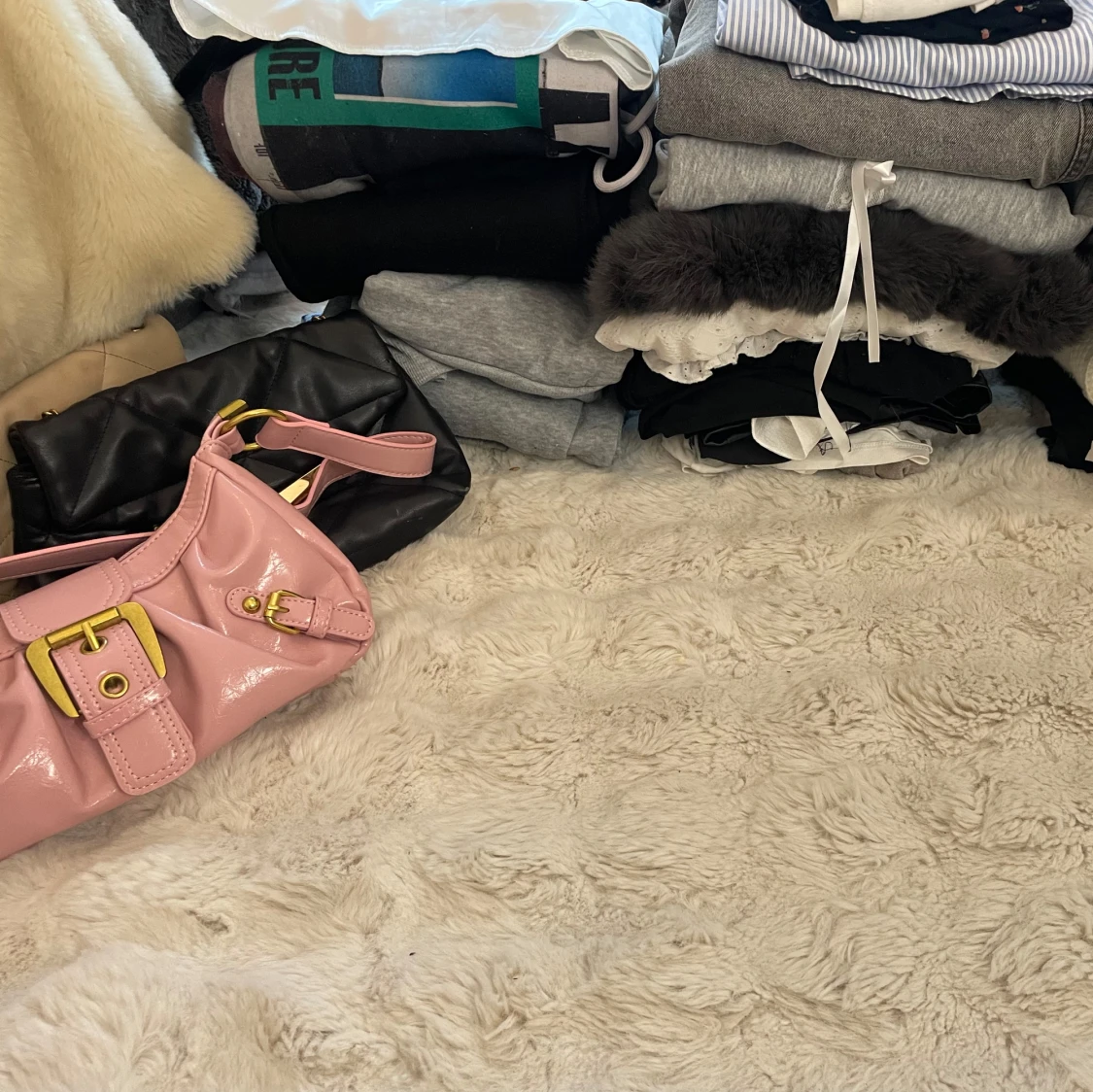 Massa tjej kläder ”ungefär 31 styck”  - 2