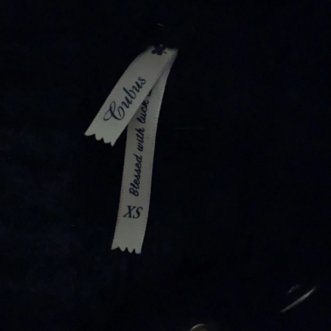 Mörkblå stickad hoodie från cubus - 1