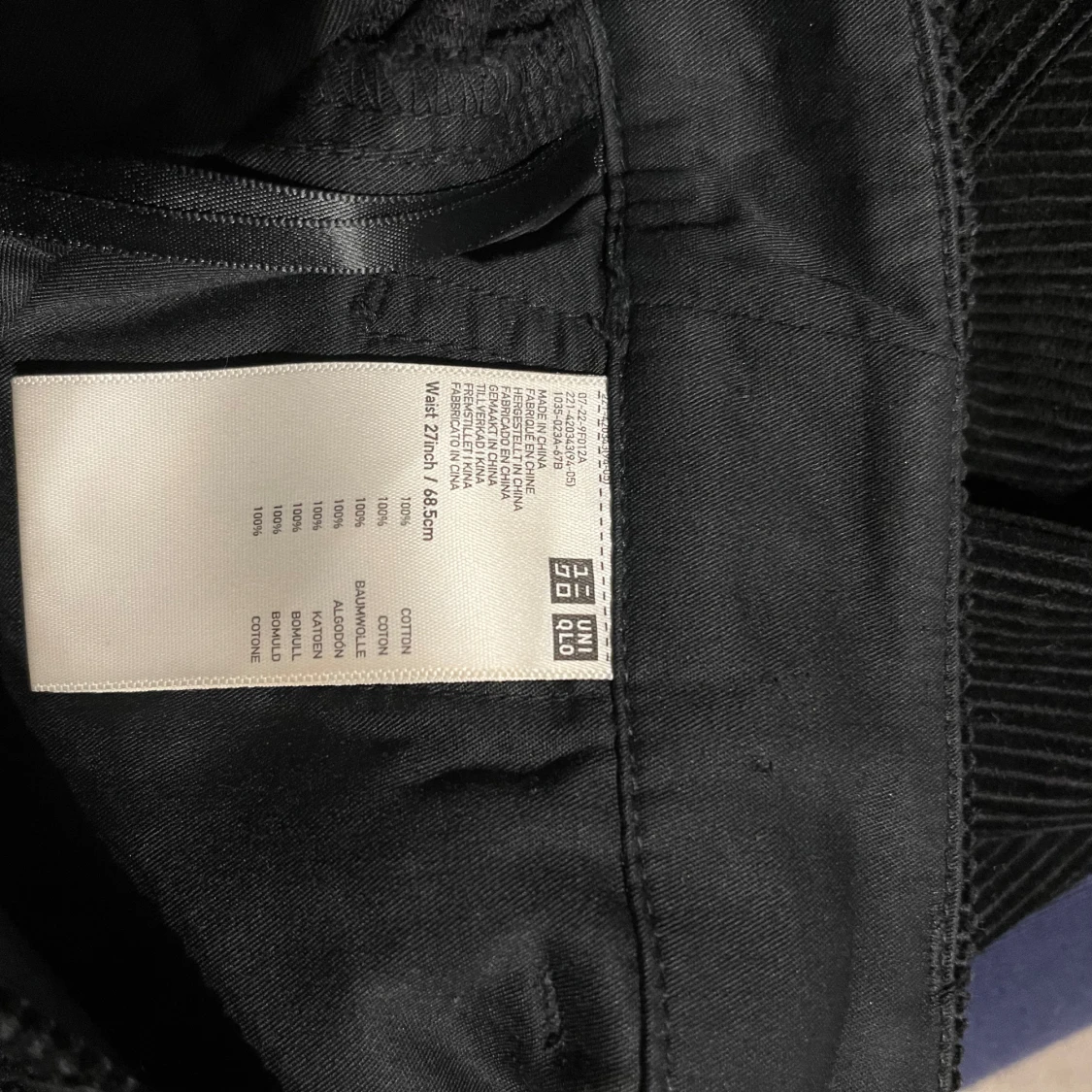 Svarta manchesterbyxor från Uniqlo - 3