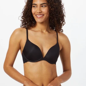 Svart BH 75AA - Svart BH från Hunkemöller i storlek 75AA💕 Helt oanvänd