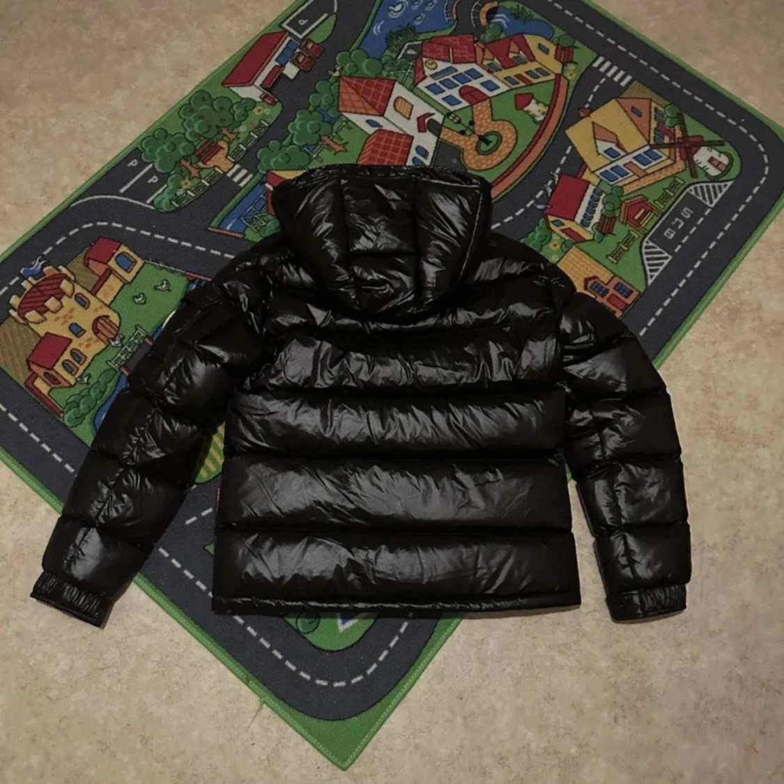 Svart pufferjacka från Moncler - 90