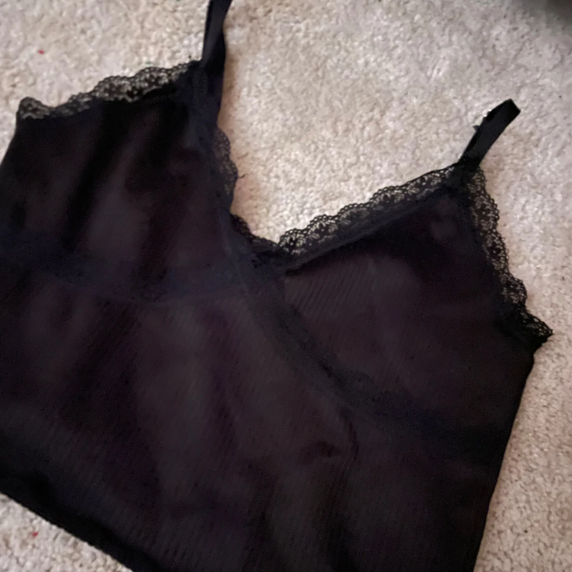 Svart linne från Divided