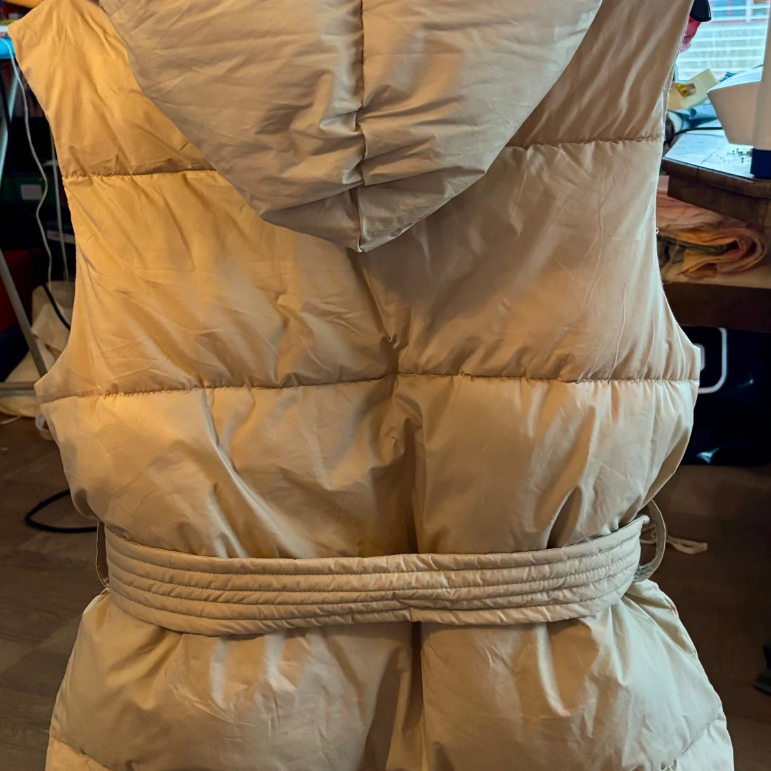 Beige dunväst från Bershka - 90