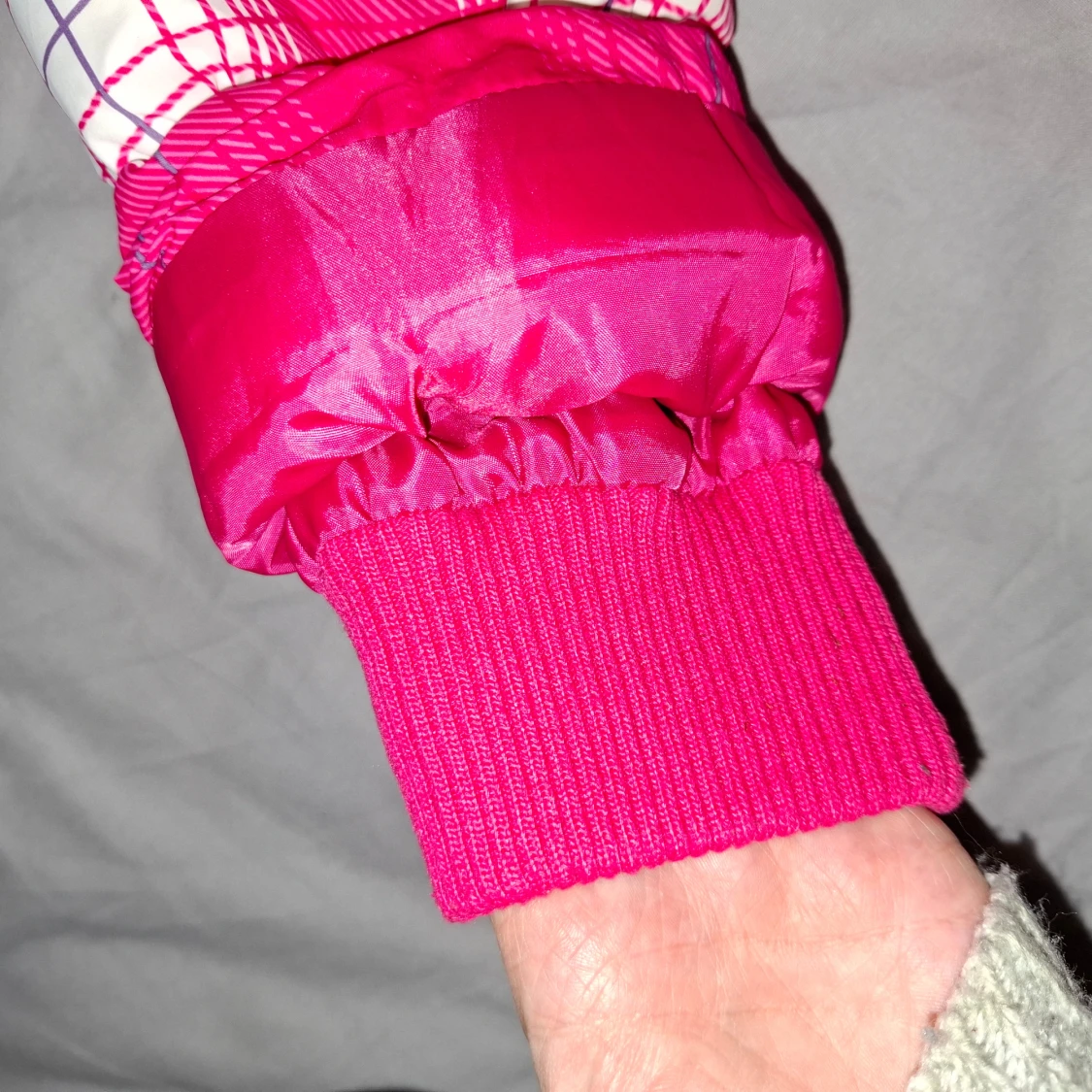 Rutig rosa vinterjacka avtagbar huva och päls Cubus  - 91