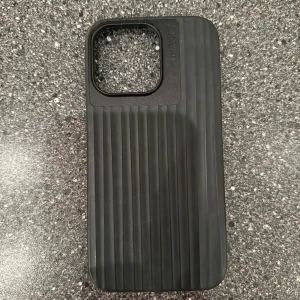Mobilskal iPhone 13 PRO - Säljes på grund av inköp av ny mobil.