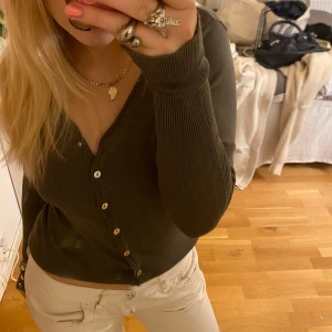 Grön kofta - Militärgrön