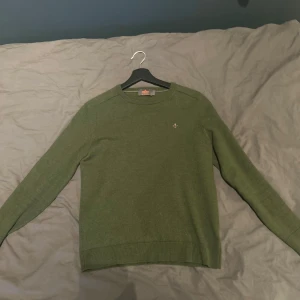 Morris tröja - Väldigt skön tröja och den är i perfekt skick men den har krymp i tvätten då den sitter som XS/S istället för L