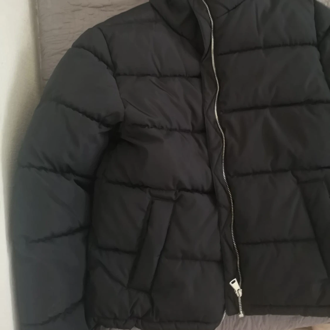 Svart pufferjacka från KappAhl - 90