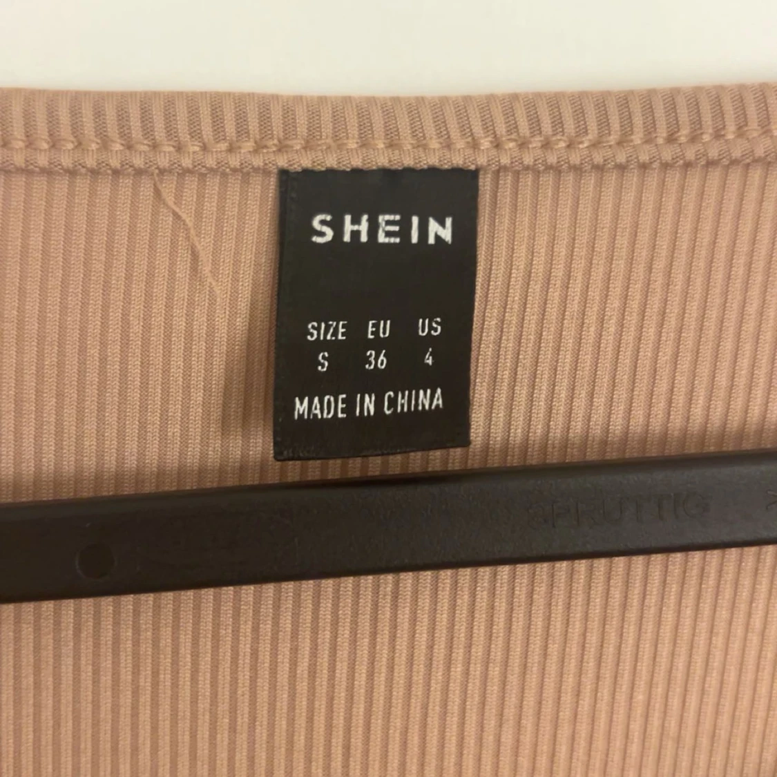 Beige ribbad topp från SHEIN - 91