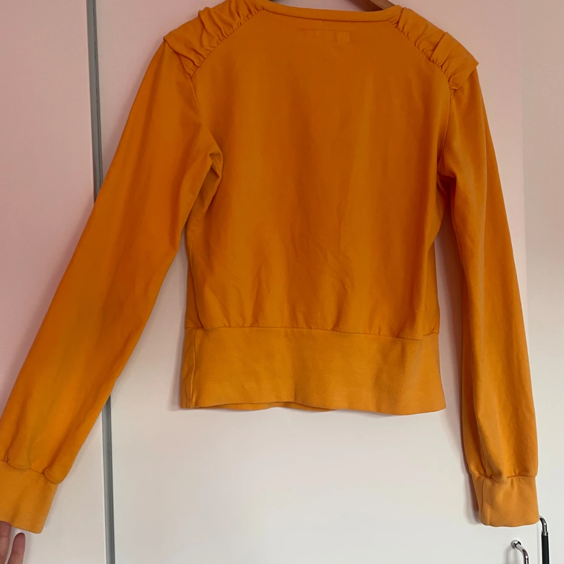 Gul långärmad tröja från Fornarina - 90