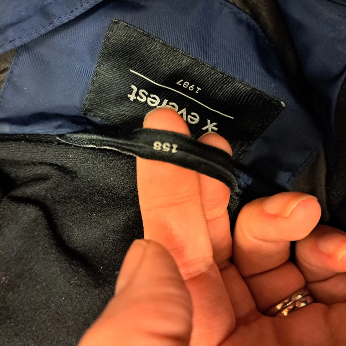 Mörkblå pufferjacka från Everest - 91