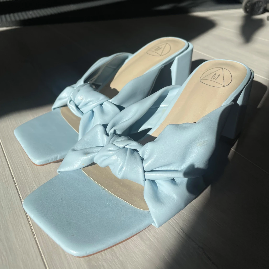 Söta blåa klackar  - 90