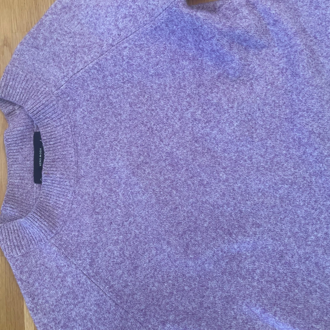 Lila stickad tröja 