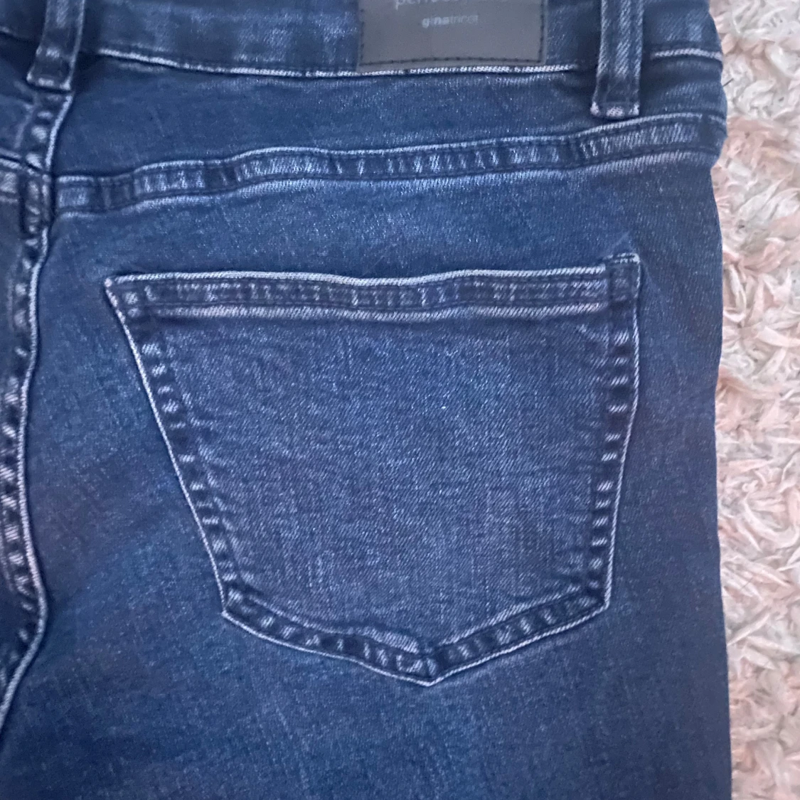 lågmidjade Bootcut mörkblå jeans  - 91