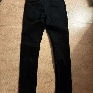 Lager 157 jeans - Säljer nu ett par Lager 157 jeans som var använda bara ett fåtal gånger innan de blev för små på mig, de är i mycket bra kondition. Frågor komm pv!