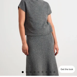 Lindex stickad tröja utan ärmar - sjukt snygg slutsåld stickad tröja/väst utan ärmar! Prislapp kvar, oanvänd.