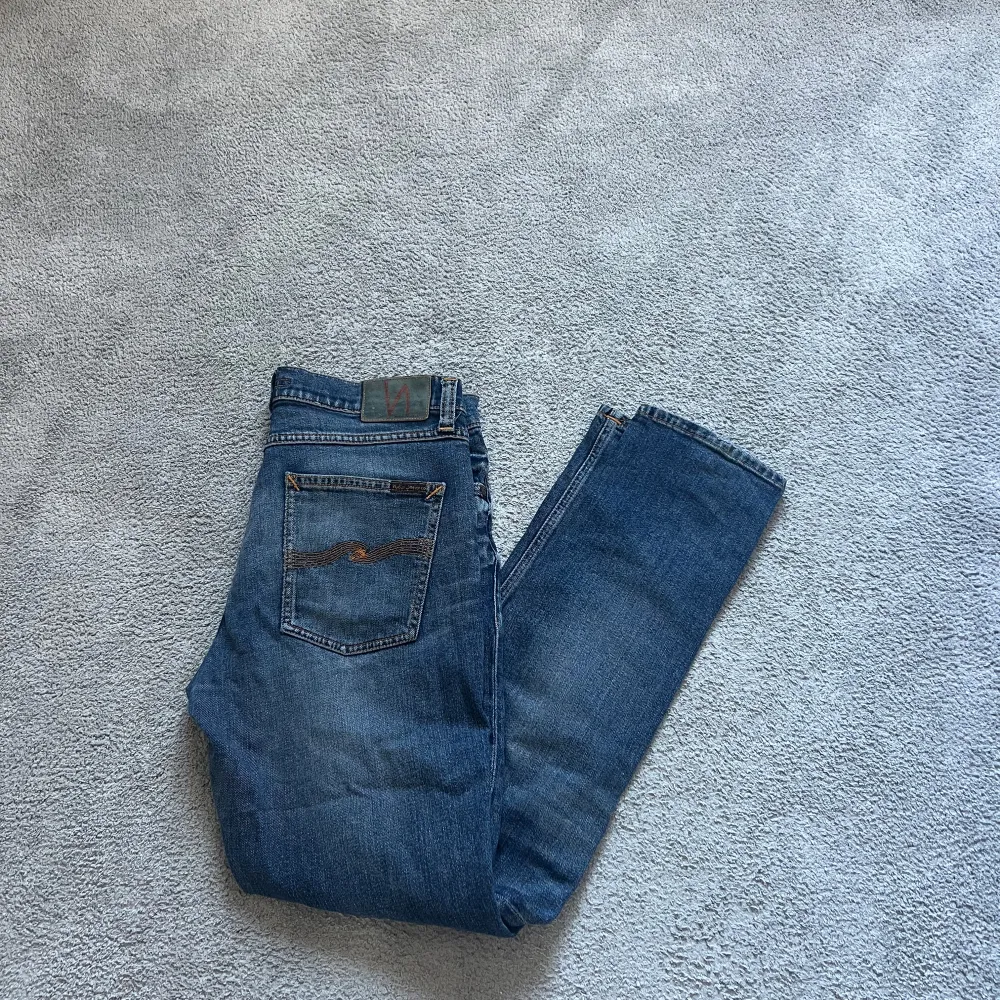 Nudie Jeans i modellen Lean Dean, slim fit. Storlek 31/32. Så gott som nya. . Jeans & Byxor.