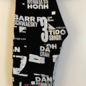 Jeans - Ny jeans använd bara en gång 