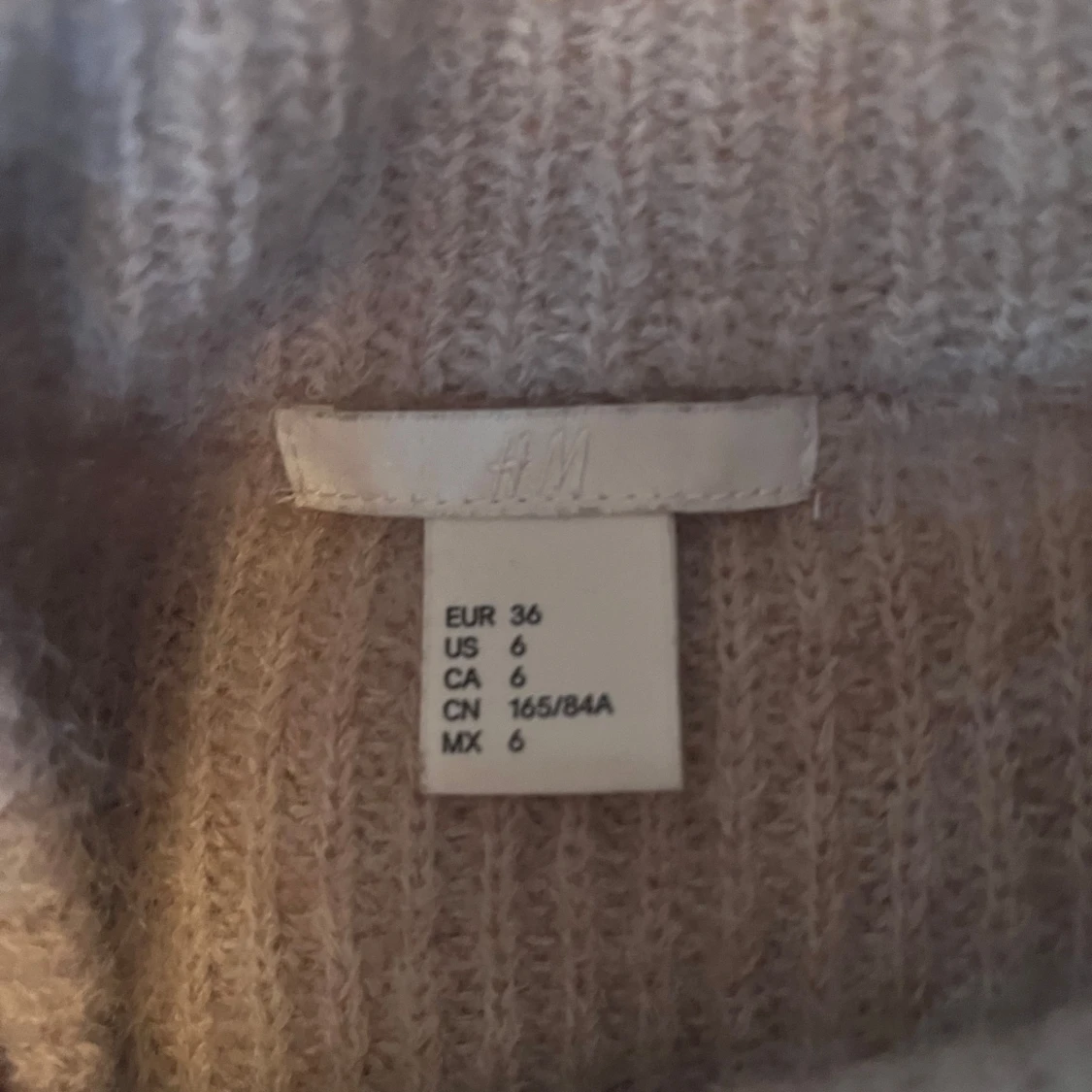 Beige stickad tröja - 91