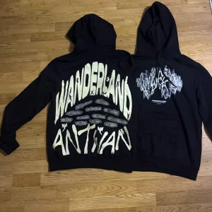Ant Wan ”Wanderland” Limited Edition Merch - Missade du att köpa Ant Wan Wanderland Limited Edition merch? Lugn för här har du en ny chans!   Sällsynt samlarobjekt för riktiga fans.   Utlägg 1200kr, men priset kan sänkas & diskuteras vid snabb affär.  Finns i storlek S & M
