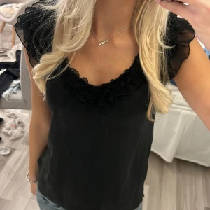 Volangtopp - Volangtopp💕 använd gärna köp nu!