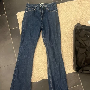Jeans - Mörkblå fina jeans, använda 1 gång 36/38