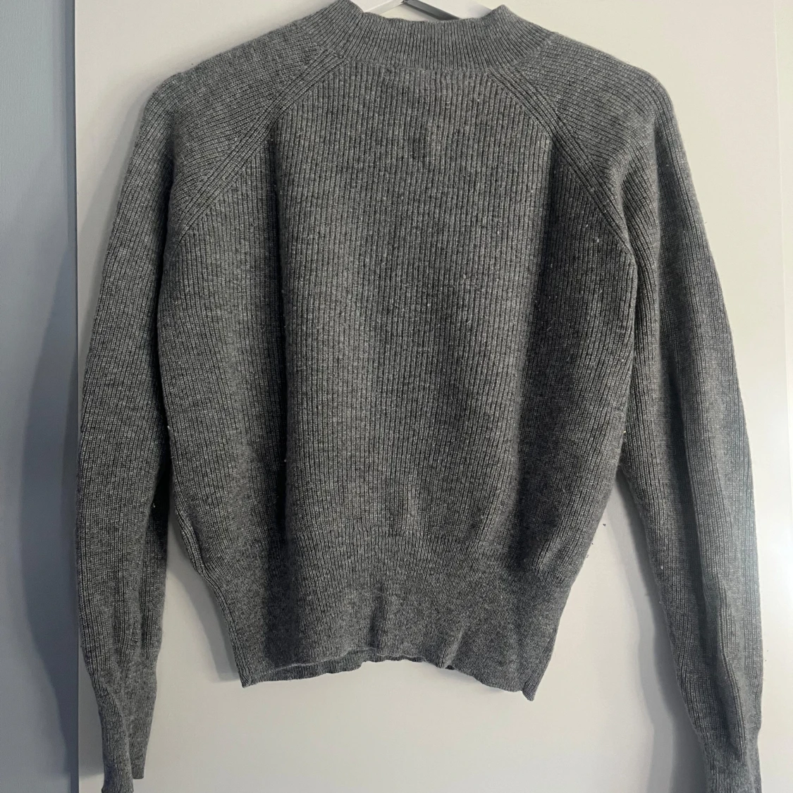 Stickad grå tröja 100% cashmere  - 93