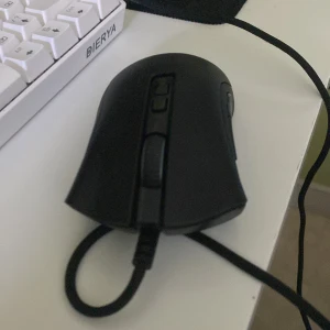 Razer death adder v2 - Razer mus som funkar helt normalt och har använt den i 2 månader 