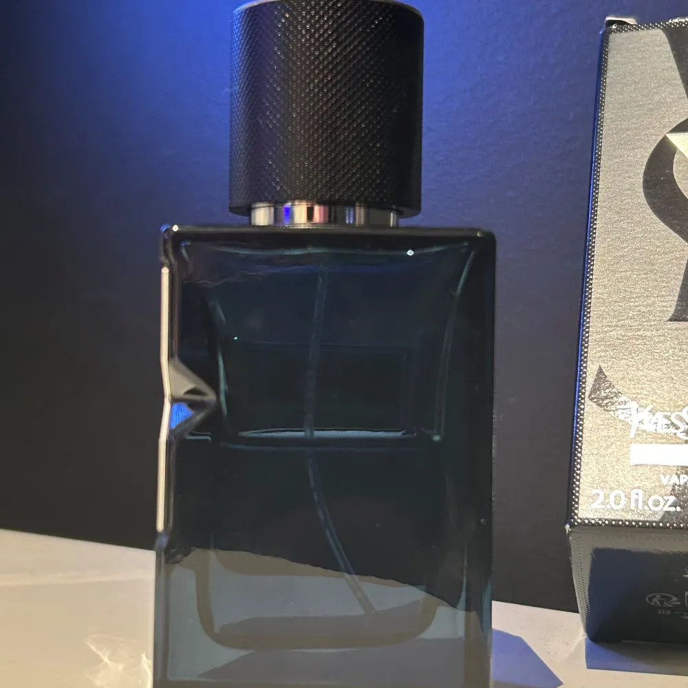 Säljer Ysl Y Edp Intense då jag inte använder den lika mycket längre. Perfekt parfym för daily use ~30/60ml kvar Byten kan vara intressant . Parfym.