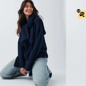 Blå stickad tröja  - Blå stickad tröja ifrån ginatricot i storlek M