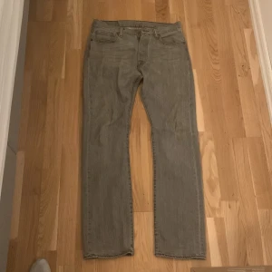 Levis 501 - Levis 501 riktigt bra passform straight leg Strl 30/32 Hör av er vid frågor  Pris kan diskuteras vid snabb affär 