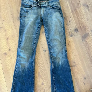 Low Rise bootcut jeans ONLY  - Hör av dig vid frågor❤️