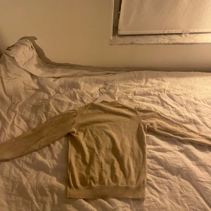 Gant tröja  - Hej säljer min Gant tröja i storlek S som är köpt i vintras inga defekter alls, väldigt bra skick hör av vid minsta fundering.