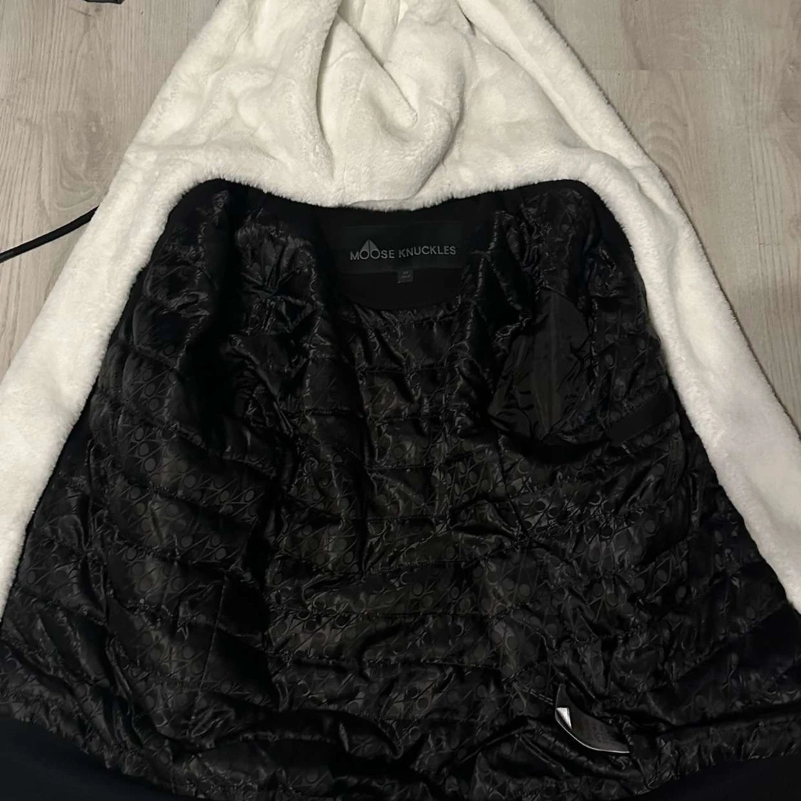 MOOSEKNUCKLES JACKA (BUNNY)❄️🏎️ - 1