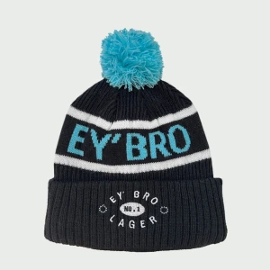 eybro mössa - perfekt för afterski!! säljer denna då jag fick två i julklapp och inte kan skicka tillbaka🥰