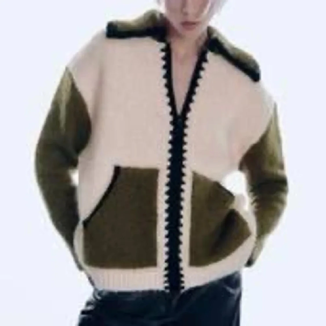 Stickad jacka med dragkedja från Zara