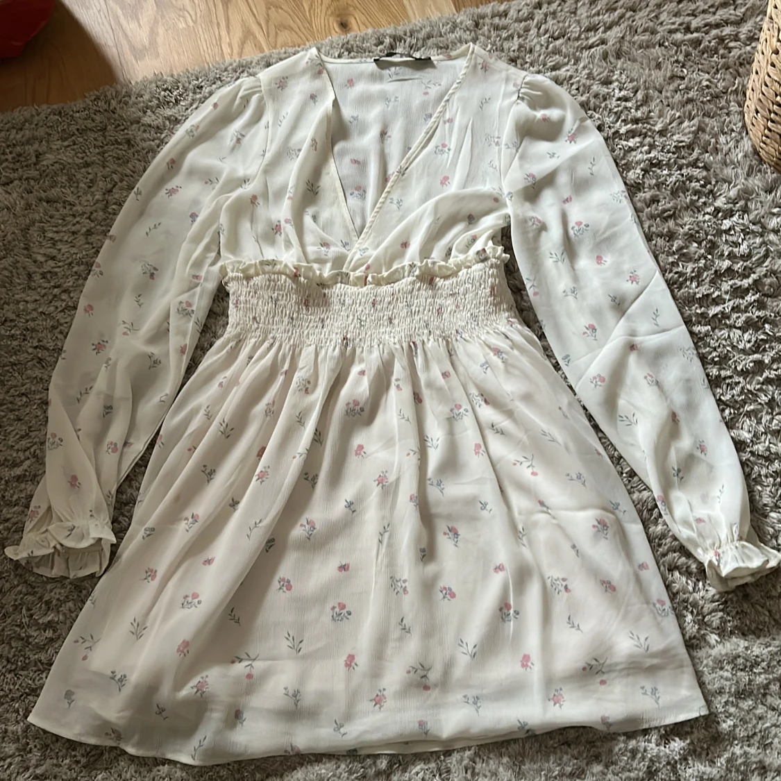 Blommig klänning från 157