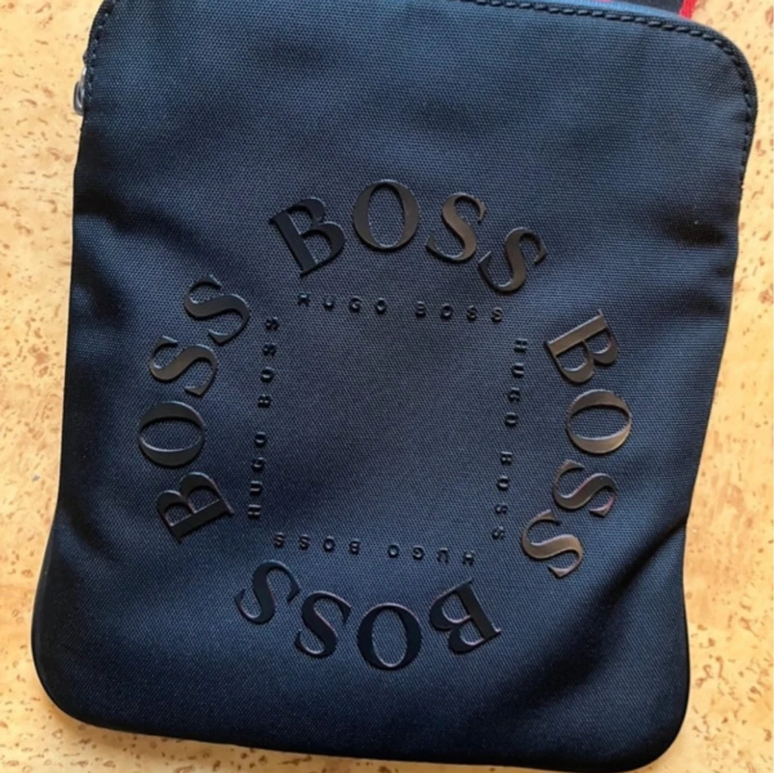 Svart axelväska från Hugo Boss