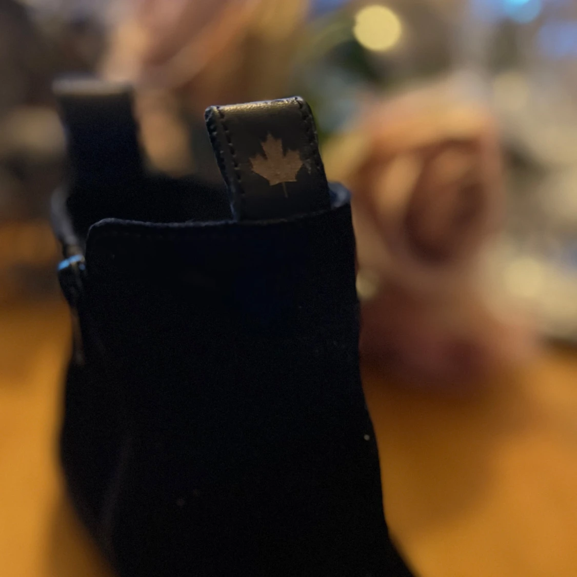 Svarta Canada Snow med dragkedja i guld  - 2