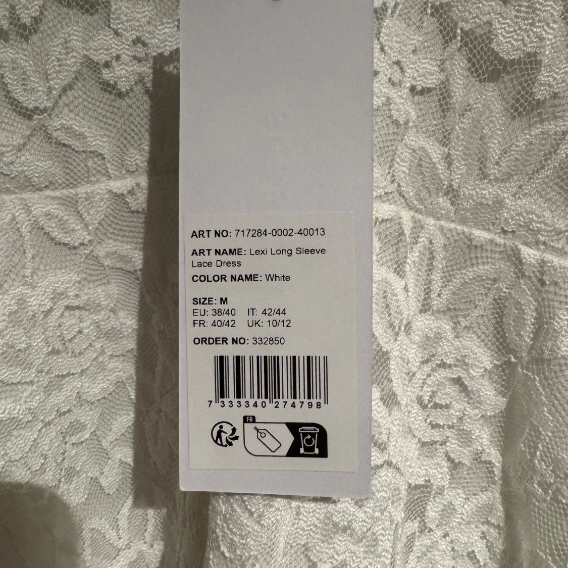 Vit spets/studentklänning från Bubbleroom - 2