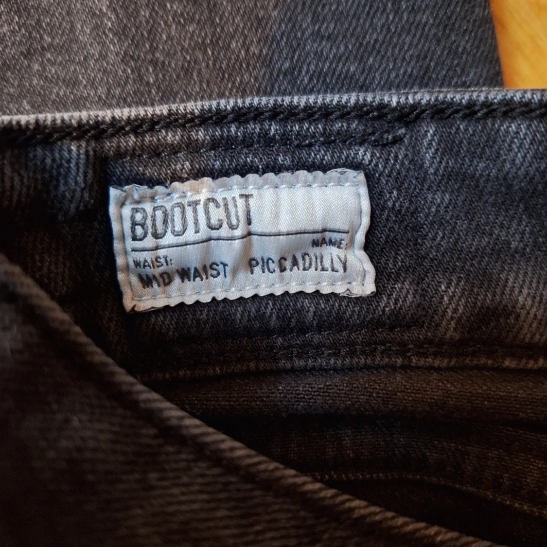 Svarta bootcut jeans - 2
