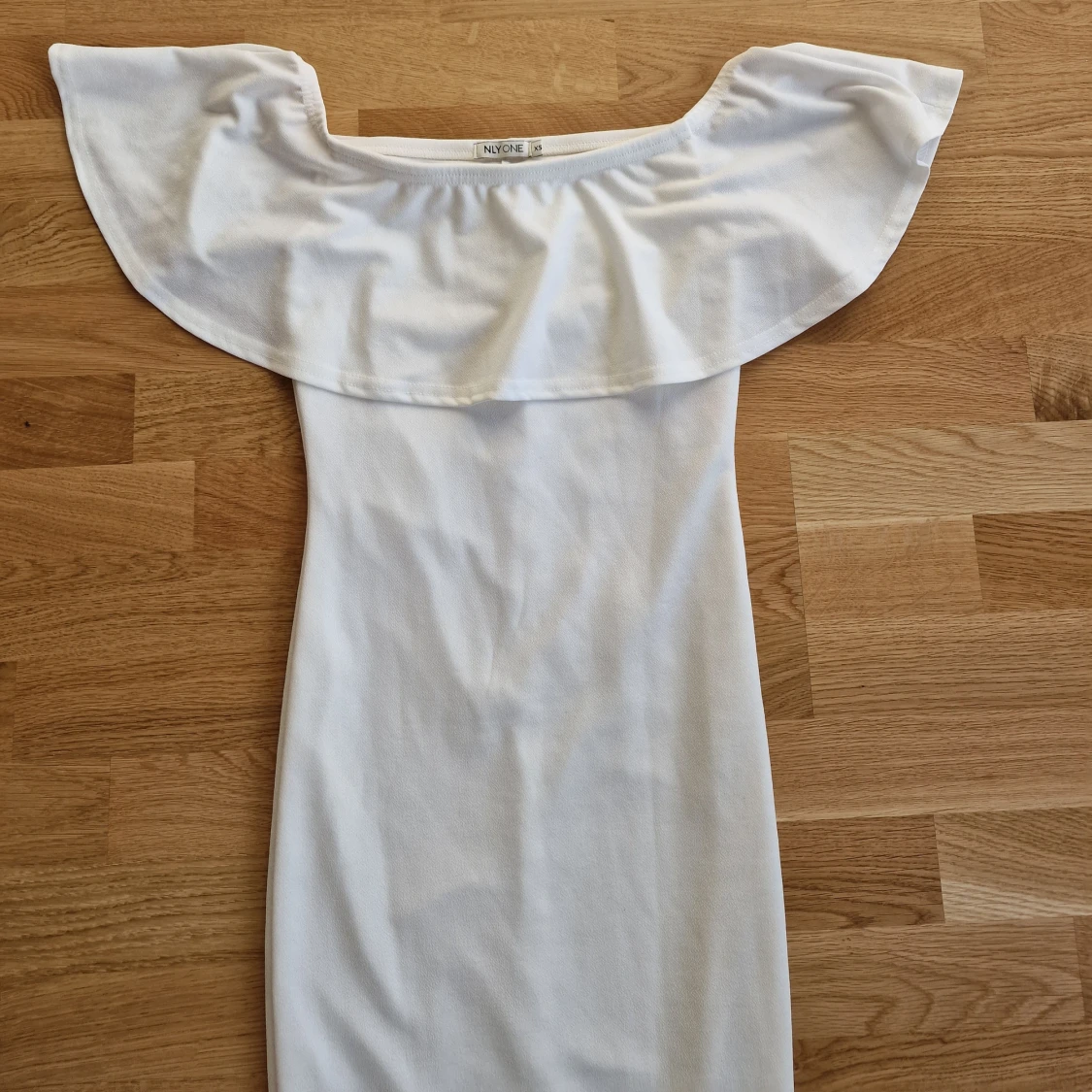 Vit offshoulder klänning  - 2