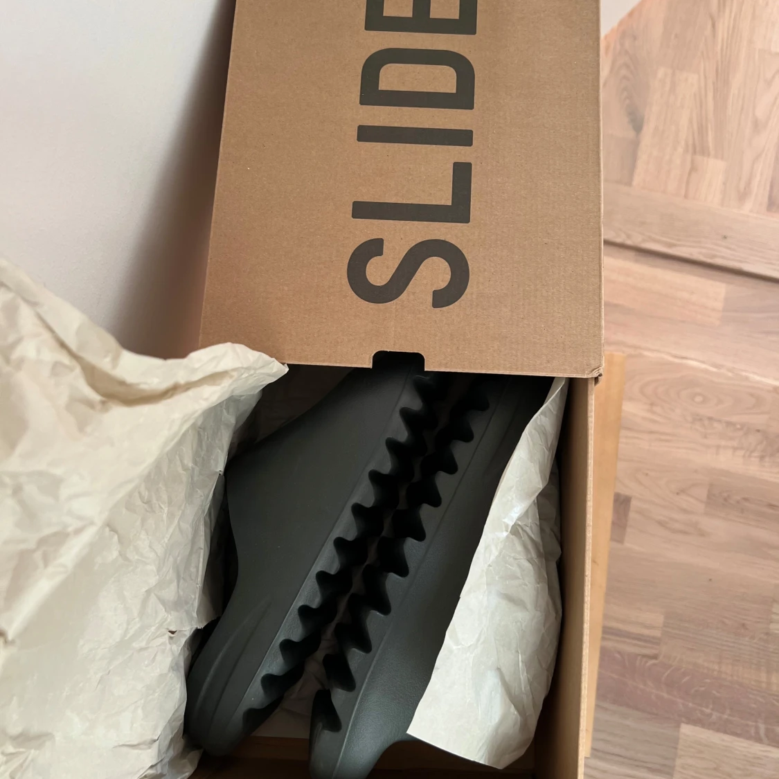 Yeezy slides eu 44 slate grey