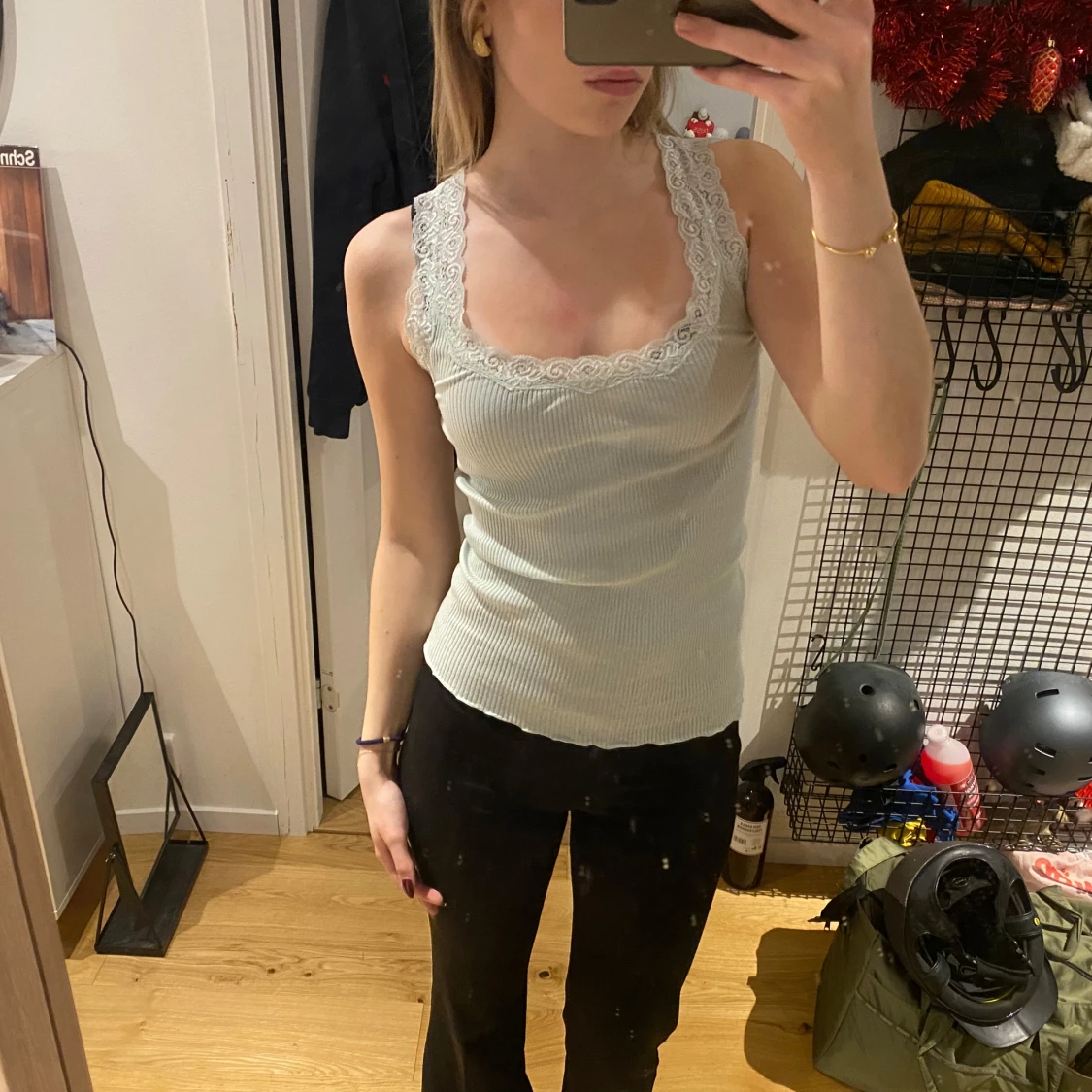 Mint-grön ribbad linnetopp med spetsdetaljer - 90